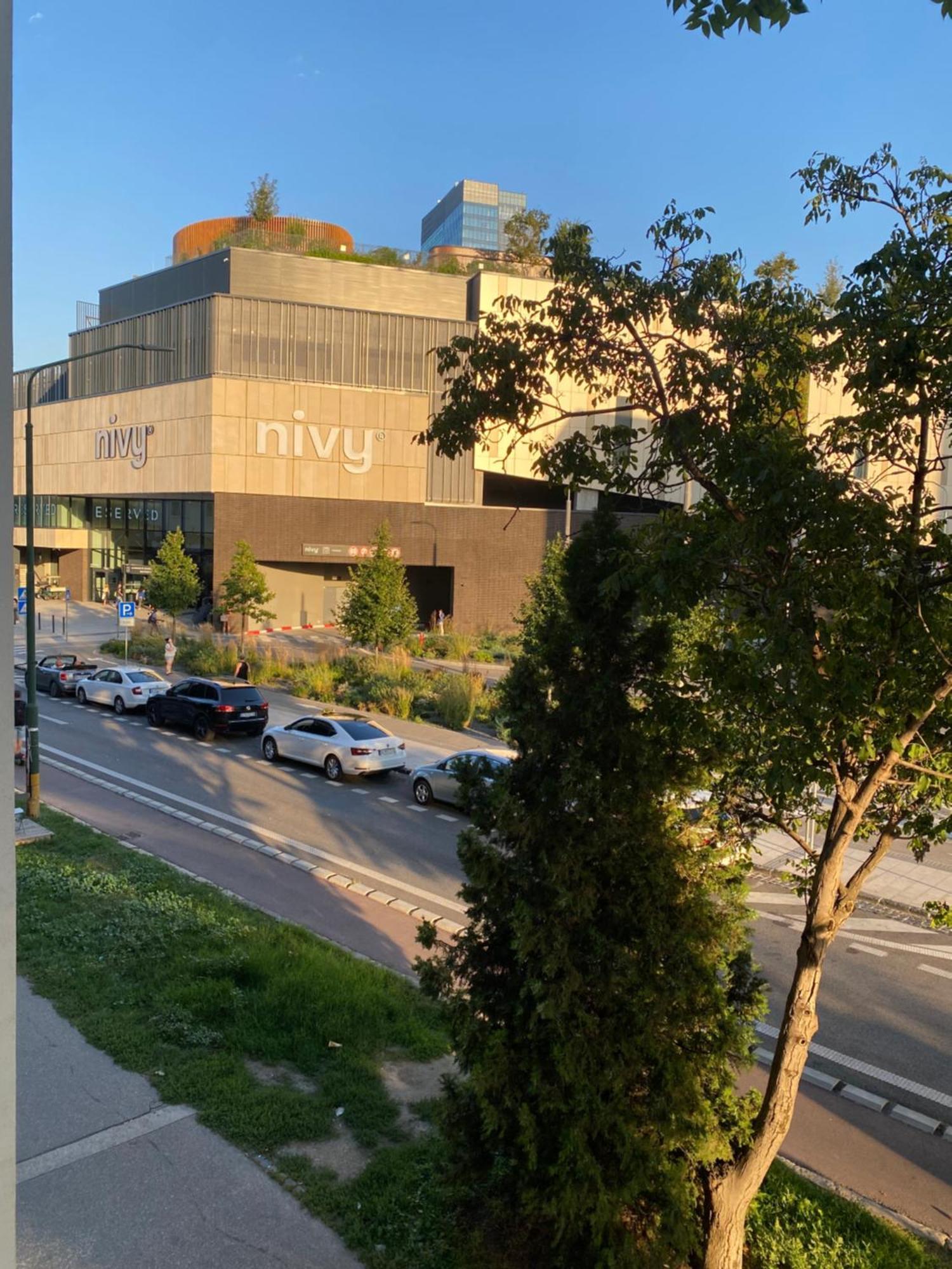 James Dean Apartment - Next To Nivy Bus Station & Mall Pressburg Exterior foto
